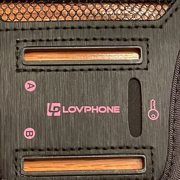 LOVPHONE Sports Armband for IPhones. Holds Key, Earbuds & Card. Rosy/Black. NEW! - Picture 11 of 15